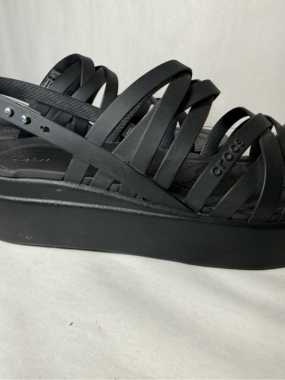 Crocs Literide Brooklyn Womens 8 Platform Wedge Black Casual Comfort Strappy - Picture 9 of 9